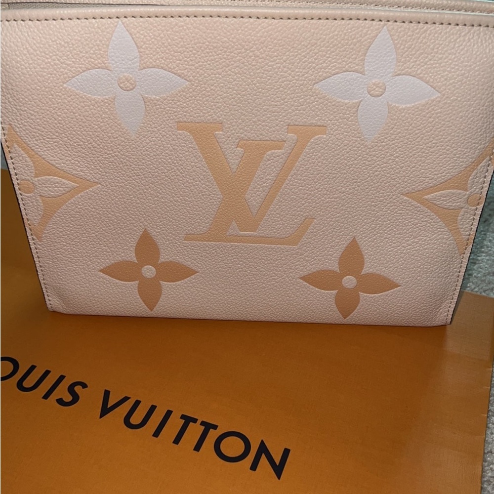 Louis Vuitton By The Pool Toiletry 26